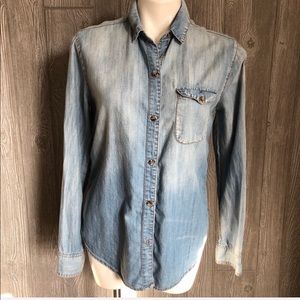 BDG Long Sleeve Denim Button Down Shirt w Pocket